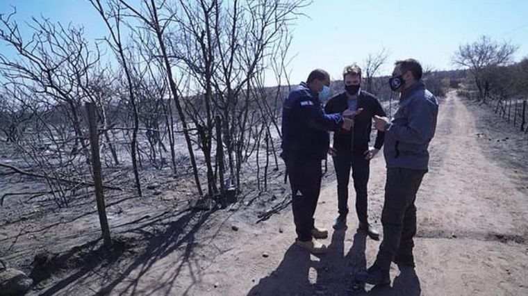 Cabandié felicitó a los bomberos por la “tarea excepcional que realizan”.
