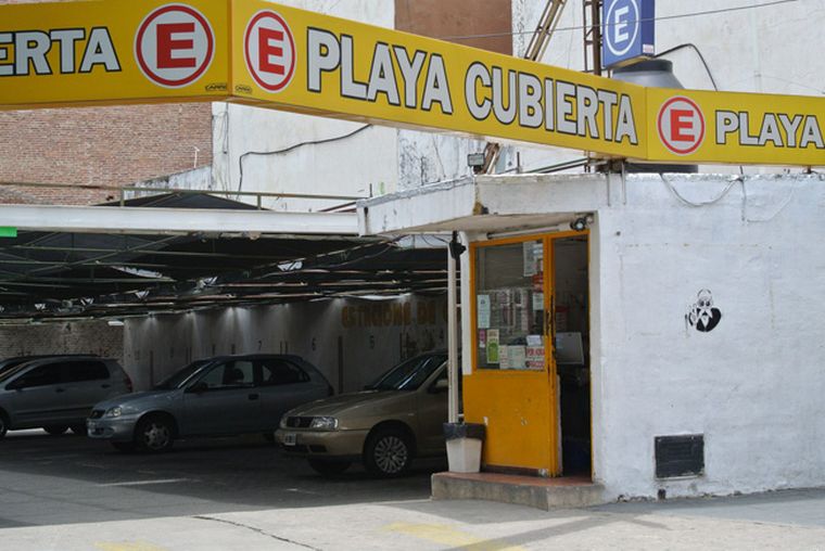 Los estacionamientos son uno de los tantos sectores afectados por la pandemia. 