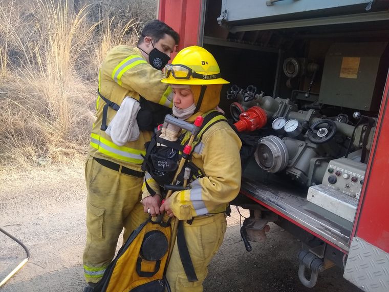 El exitoso trabajo de las bomberas en el incendio de Córdoba