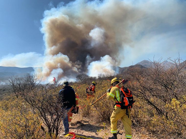 Impactantes imágenes de Copacabana tras el incendio