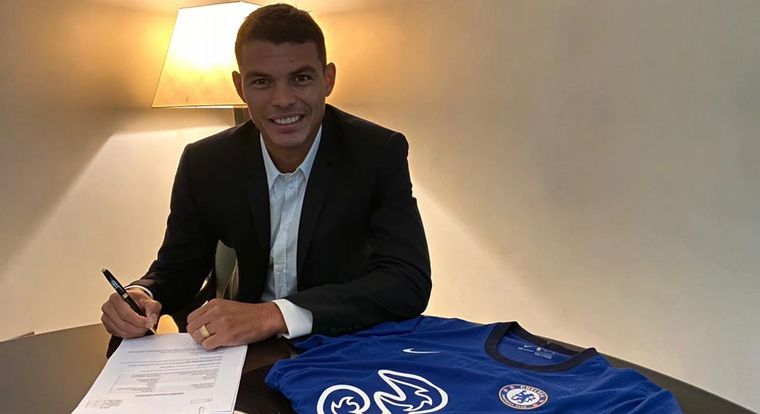 El defensor brasileño firmó contrato hasta 2021 en el Chelsea.
