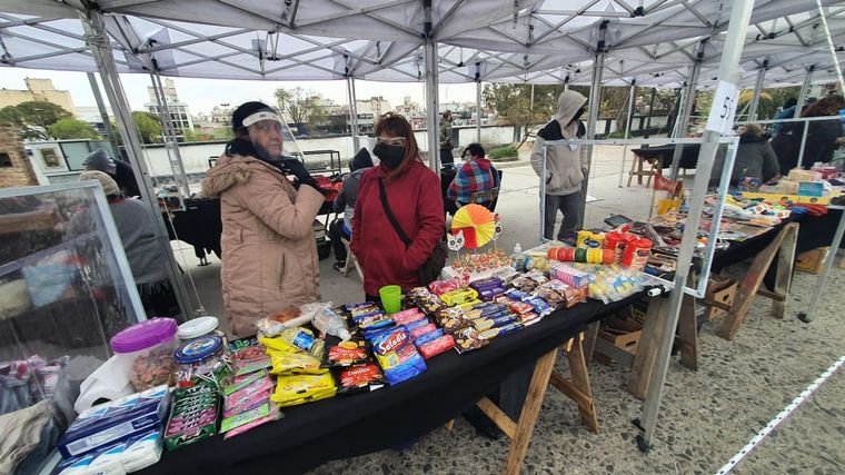 Volvió a abrir la feria de parque Las Heras.