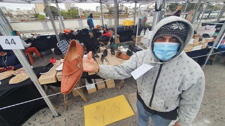 Volvió a abrir la feria de parque Las Heras.