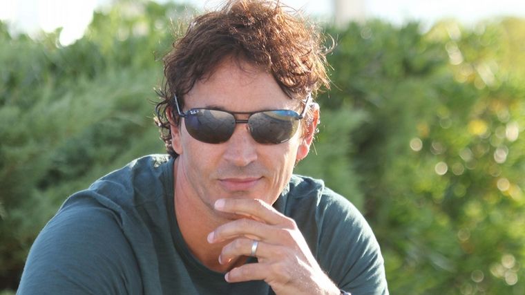 “Me explotó un bidón de alcohol en la mano", dijo Estevanez.