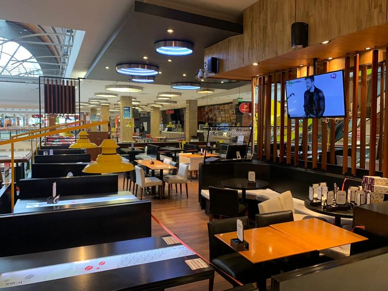 Reabren los patios de comida de los shoppings de Córdoba.
