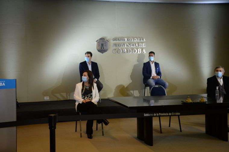 Juan Schiaretti anuncia asistencia a afectados por los incendios