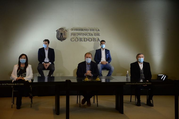 Juan Schiaretti anuncia asistencia a afectados por los incendios