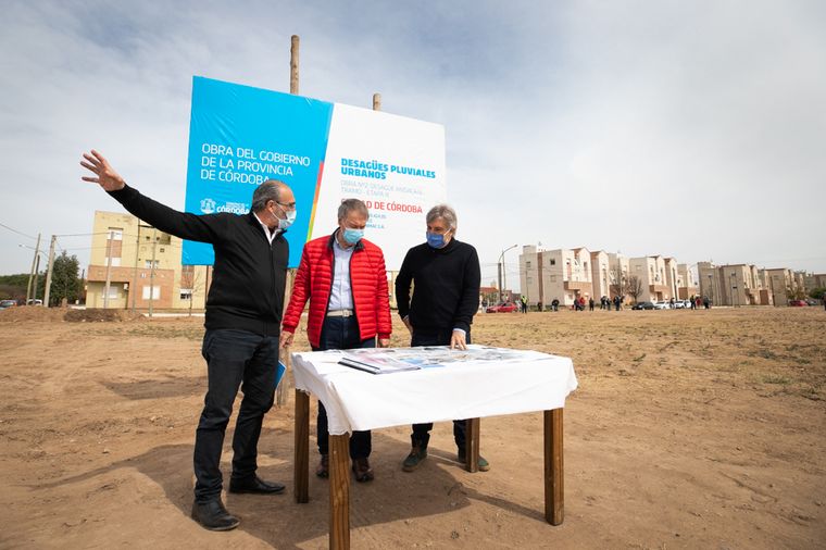 Schiaretti inauguró desagüe en el sur de ciudad de Córdoba