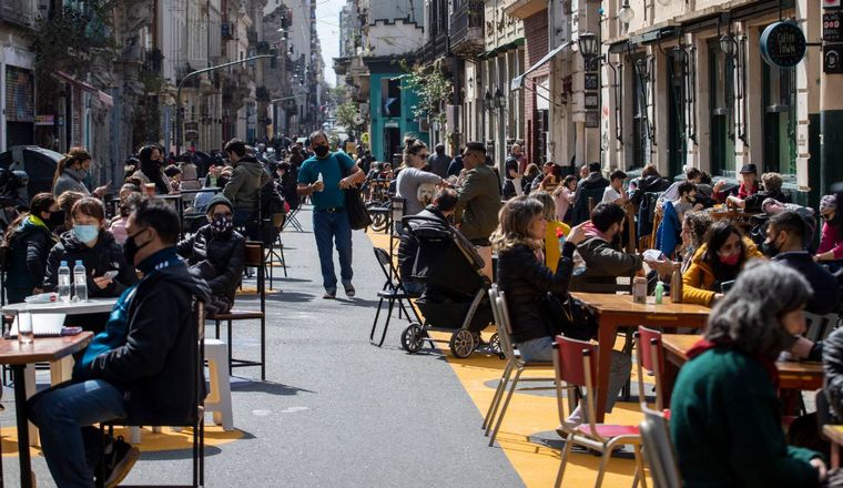 Reapertura de locales gastronómicos porteños.