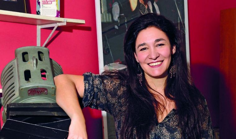 Lorena Muñoz es la directora del film "Gilda, no me arrepiento de este amor"