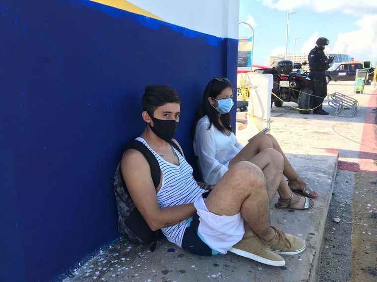 FOTO: Volvieron a habilitar a residentes y turistas las playas de Cancún.