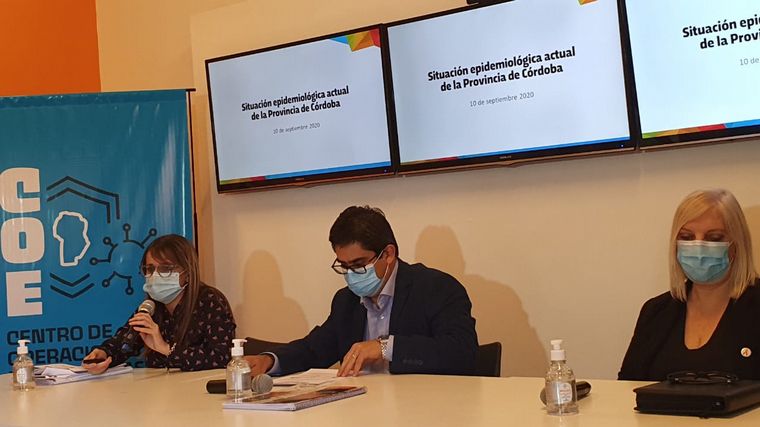 Autoridades del Ministerio de Salud brindaron una conferencia de prensa.