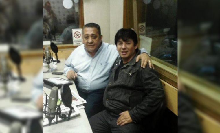 El policía Oscar Pagano se subió a una antena y amenazó con tirarse