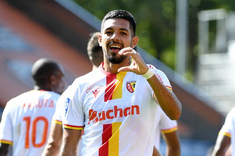 Facundo Medina anotó un golazo de chilena (Foto: @Ligue1_ESP)