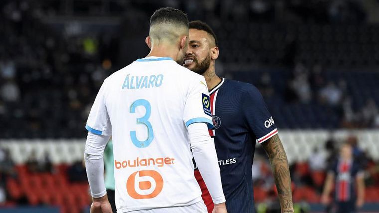 Neymar fue expulsado en un escandaloso episodio.