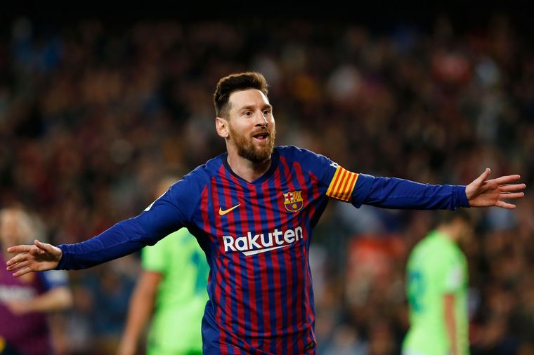 Messi es el primer futbolista es ganar un billón de dólares.