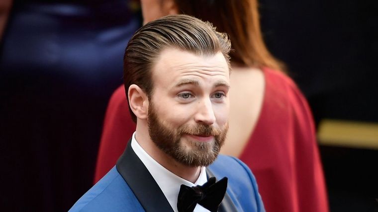 Chris Evans reapareció en redes sociales con un mensaje tras mostrar una foto íntima