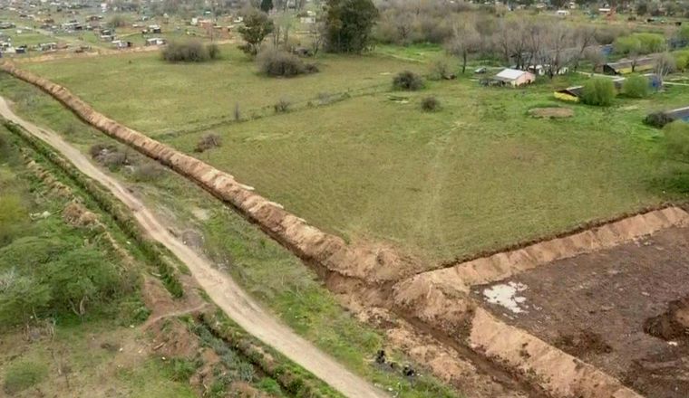 Zanja anti tomas en Rafael Castillo.