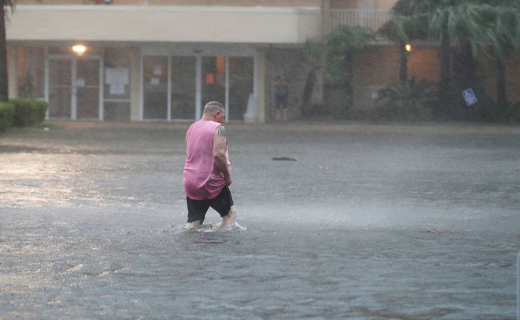 El huracán Sally tocó tierra y esperan inundaciones históricas