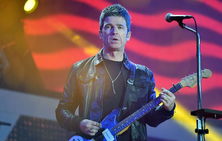 Noel Gallagher se niega a usar barbijo.