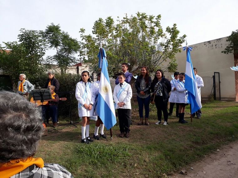 El acto oficial en la plaza del barrio Residencial San Roque