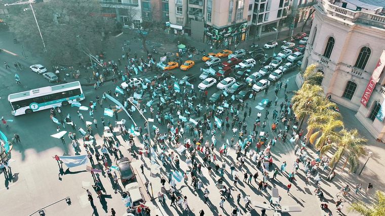 Banderazo contra el gobierno en Córdoba