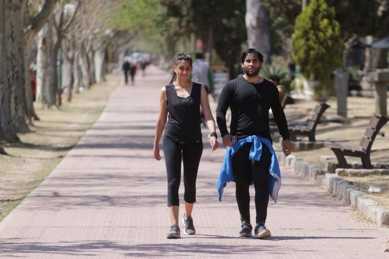 Cierran accesos vehiculares a parques de Córdoba