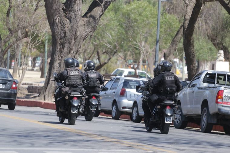 Cierran accesos vehiculares a parques de Córdoba