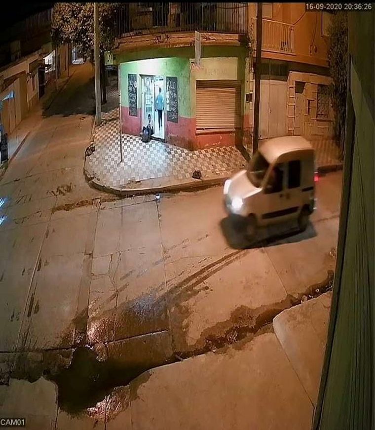 Murió el enfermero atropellado por un auto que se fugó