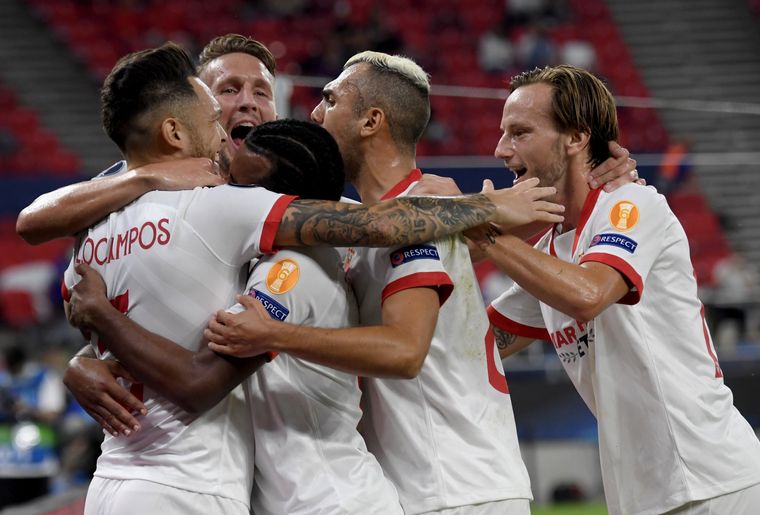 FOTO: Bayern Múnich y Sevilla protagonizaron la final de la Supercopa de Europa.