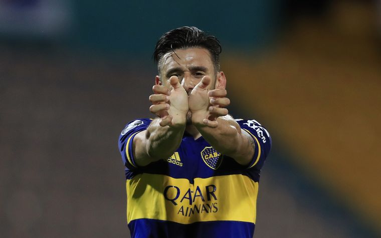 Eduardo Salvio festeja el gol de la victoria del