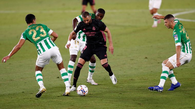El conjunto "merengue" ganó por 3-2 en el estadio Benito Villamarín.