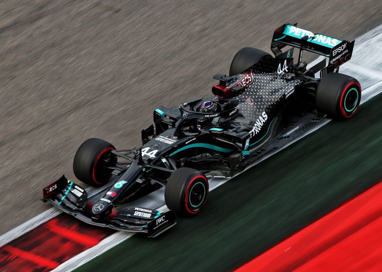 Hamilton fue penalizado y recuperó para meterse en el podio