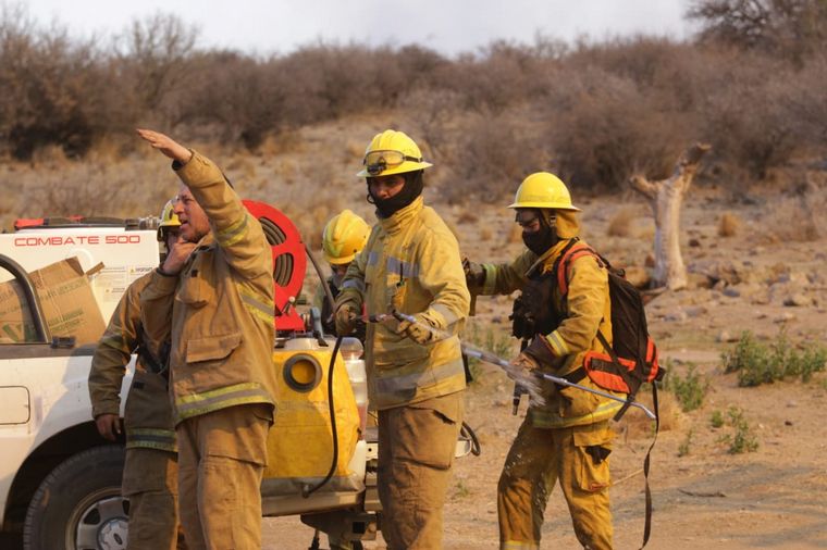 El fuego continúa avanzando en las sierras cordobesas.