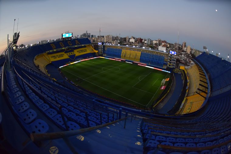 Tras 203 días, Boca volvió a jugar en La Bombonera.