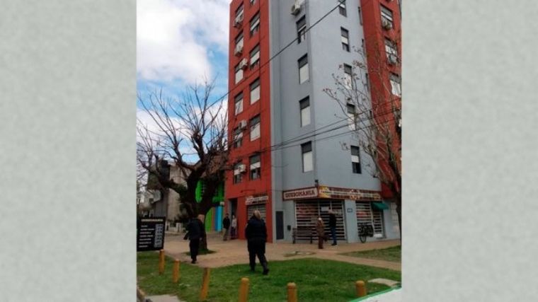 Un chico de 12 años cayó de seis pisos por grabar un Tik Tok