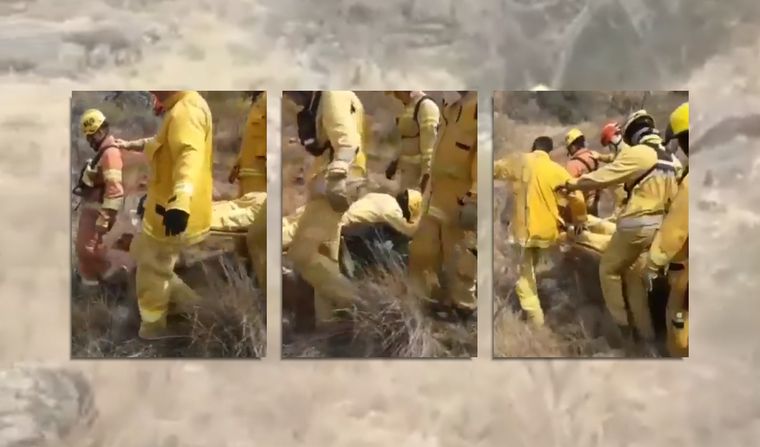 Improvisaron una camilla para asistir a una bombera