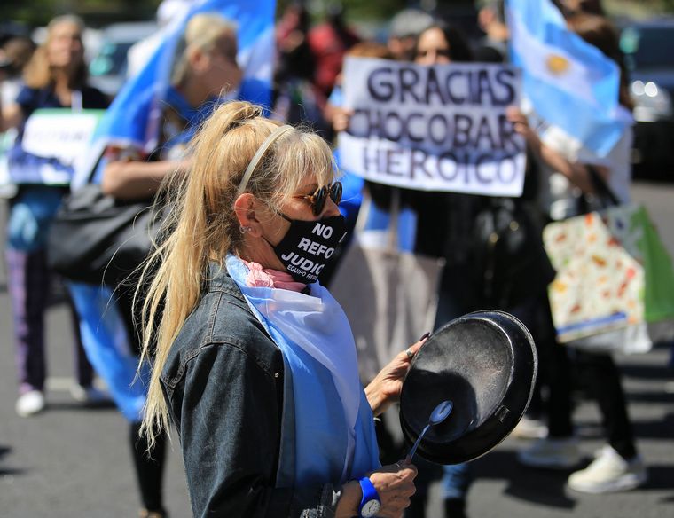 Vecinos manifestaron su apoyo a Luis Chocobar.