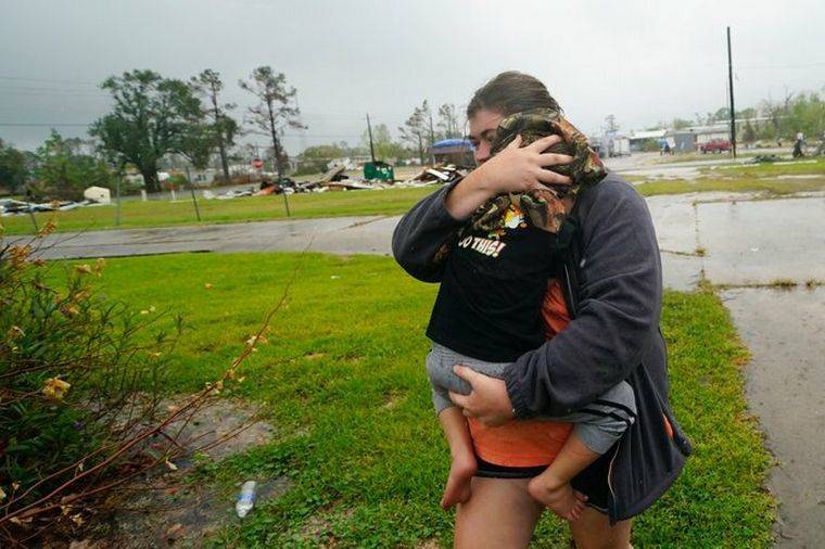 El huracán Delta provoca que miles de vecinos sean evacuados en EE.UU.