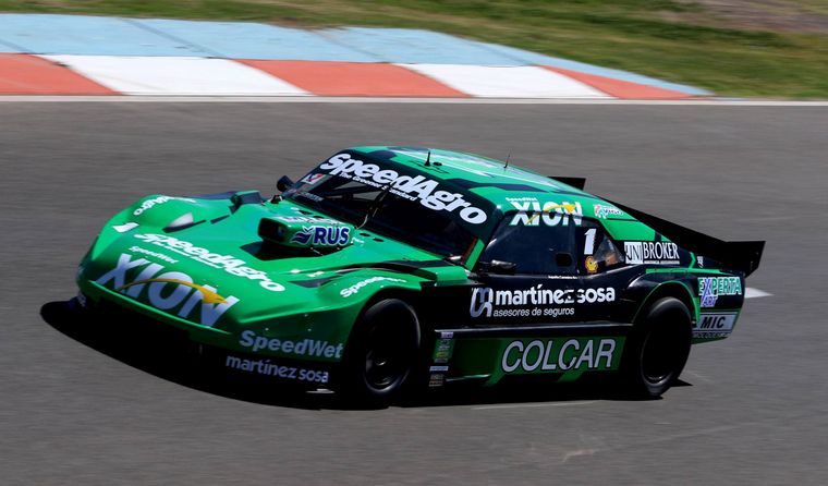 El inconfundible Chevrolet verde de Canapino, la pole hoy en San Nicolás.