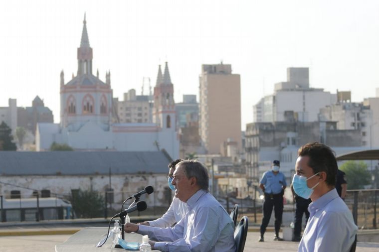 FOTO: Schiaretti y Cardozo anunciaron las nuevas actividades restringidas en Córdoba.