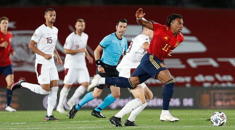 España le ganó a Suiza y se afianzó en la cima del Grupo 4.