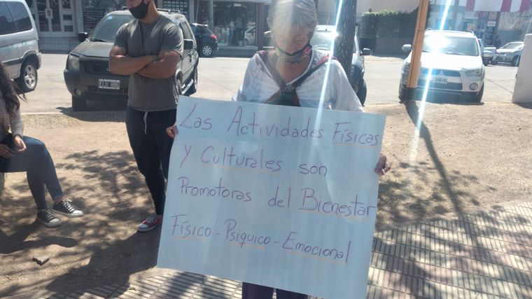 Protesta en Cosquín por las restricciones