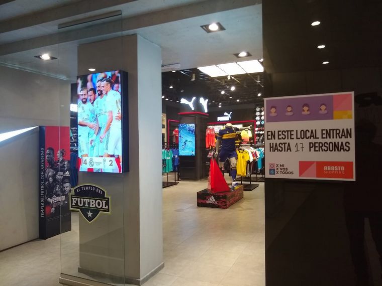 Los shoppings porteños reabrieron sus puertas este miércoles.