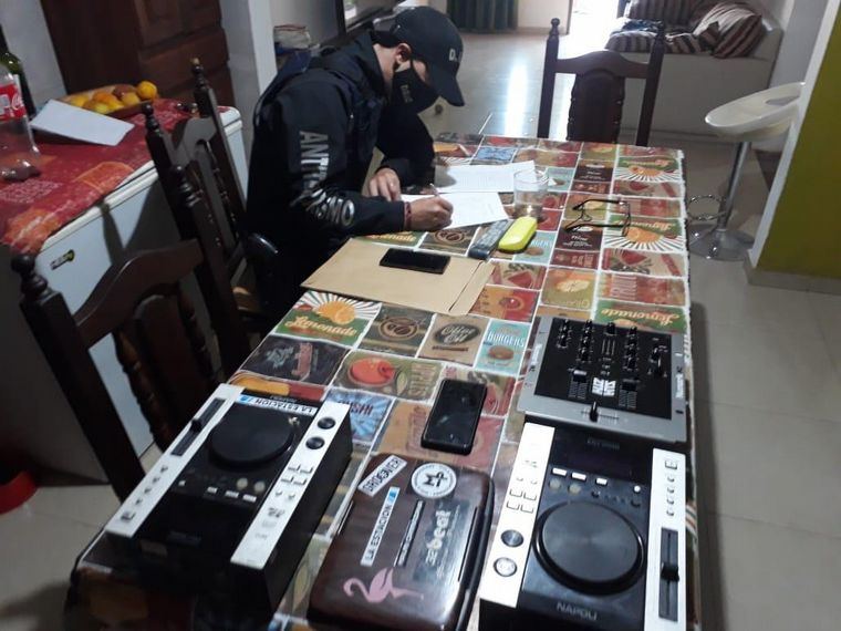 Allanamientos por venta ilegal de drogas y fiesta electrónica durante el 12-O