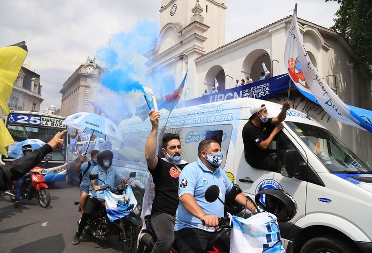 FOTO: Día de la lealtad: gremios hicieron una caravana en apoyo al Gobierno