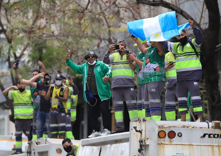 FOTO: Día de la lealtad: gremios hicieron una caravana en apoyo al Gobierno