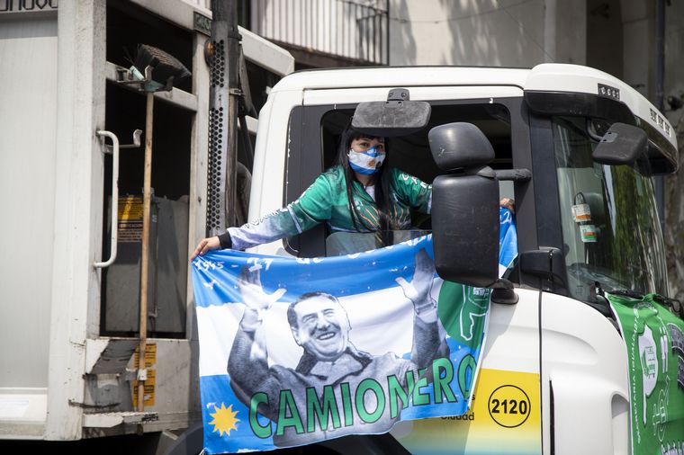 FOTO: Día de la lealtad: gremios hicieron una caravana en apoyo al Gobierno