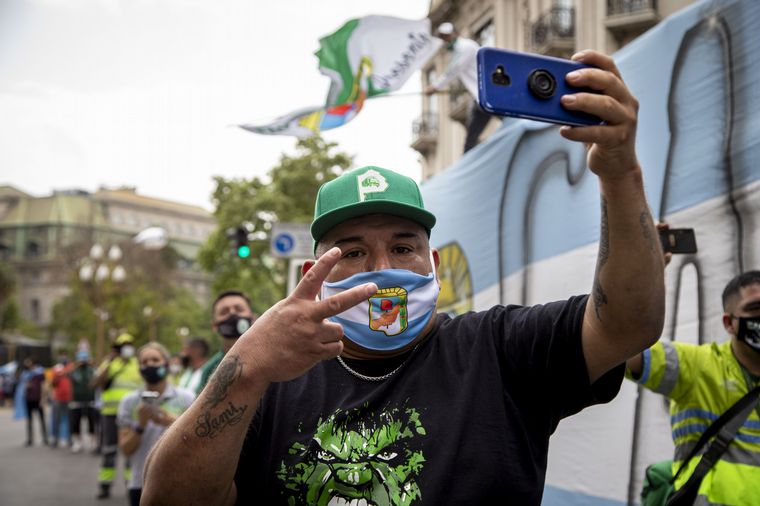 FOTO: Día de la lealtad: gremios hicieron una caravana en apoyo al Gobierno