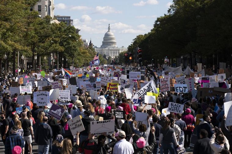 Miles de mujeres marcharon en contra de Trump (Foto: Jose Luis Magana)